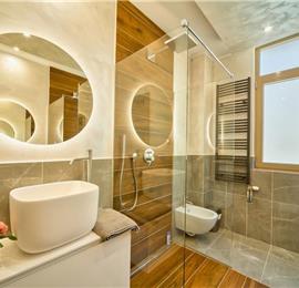 6 bedroom villa with pool and roof terrace, Sveti Stefan, sleeps 12